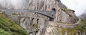Alpine road of St. Gotthard: Teufelsbrücke [devil's bridge] over Schöllenen canyon